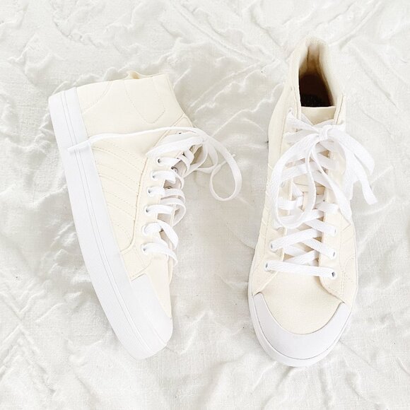 Adidas Bravada Sneaker Size 8 New - Picture 2 of 7